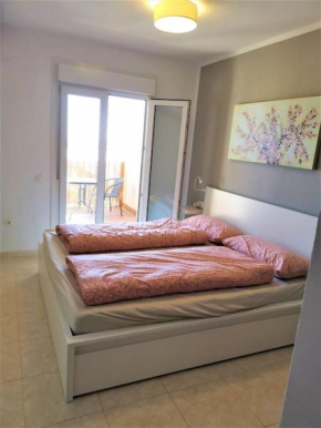 Sea view with balcony. Queen Size Bed. High speed Internet, Aguadulce